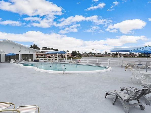 900 SW 10th Ter 21S, Hallandale Beach FL 33009