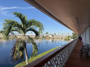 900 SW 10th Ter 21S, Hallandale Beach FL 33009