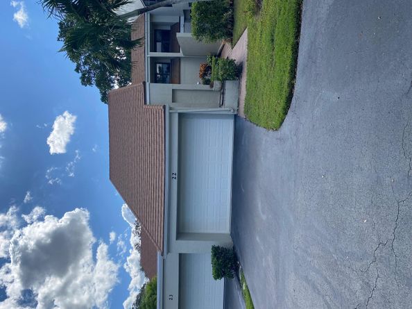 22 Balfour Road W, Palm Beach Gardens FL 33418