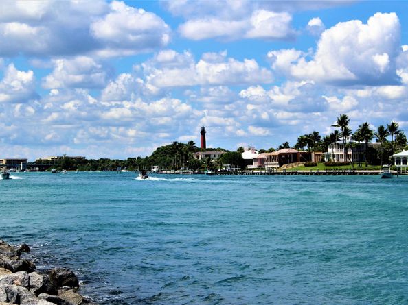 22 Balfour Road W, Palm Beach Gardens FL 33418