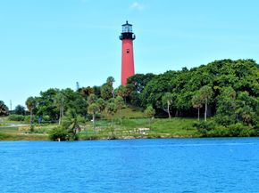 22 Balfour Road W, Palm Beach Gardens FL 33418