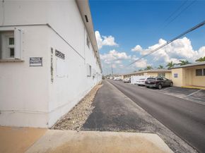 3525 Tyler St 9, Hollywood FL 33021