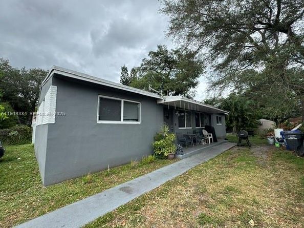 6351 Hayes Street, Hollywood FL 33024