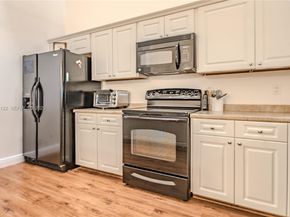 7652 S Pinewalk Drive S 139, Margate FL 33063