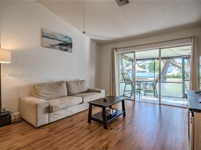 7652 S Pinewalk Drive S 139, Margate FL 33063