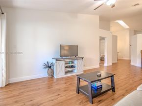 7652 S Pinewalk Drive S 139, Margate FL 33063
