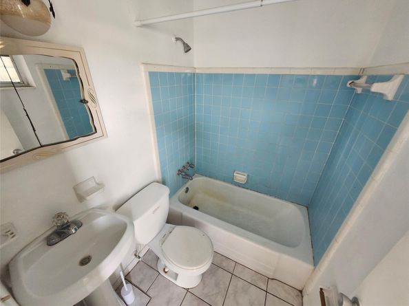 2211 Lincoln St 9, Hollywood FL 33020