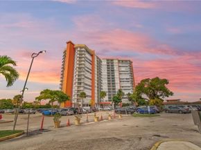 1301 NE Miami Gardens Drive 1721w, Miami FL 33179