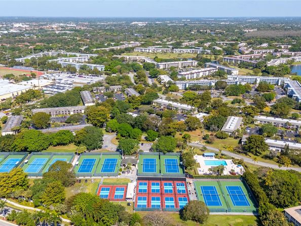 2102 Lucaya Bnd K2, Coconut Creek FL 33066