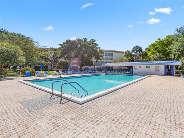 2102 Lucaya Bnd K2, Coconut Creek FL 33066