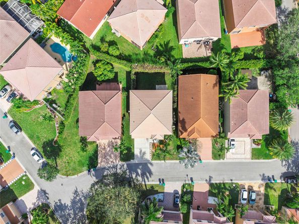 11571 NW 4th Mnr, Coral Springs FL 33071