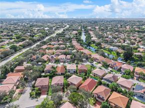 11571 NW 4th Mnr, Coral Springs FL 33071