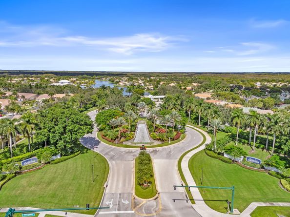 9139 Bay Harbour Circle, West Palm Beach FL 33411