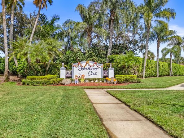 9139 Bay Harbour Circle, West Palm Beach FL 33411