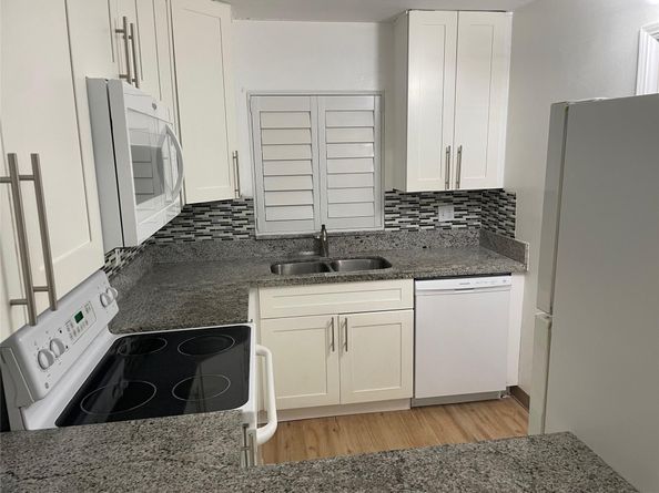 9471 Evergreen Pl 406, Davie FL 33324