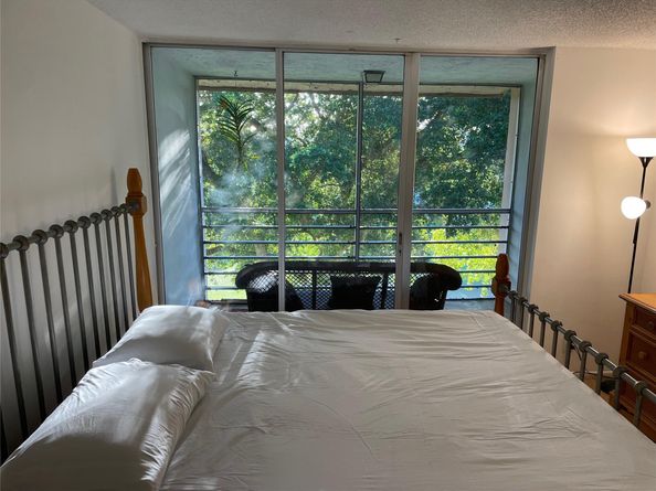 9471 Evergreen Pl 406, Davie FL 33324