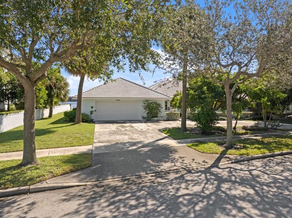 2002 Notre Dame Drive, Lake Worth Beach FL 33460