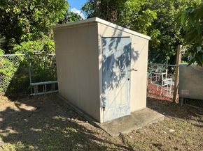 3807 N Shore Dr, West Palm Beach FL 33407