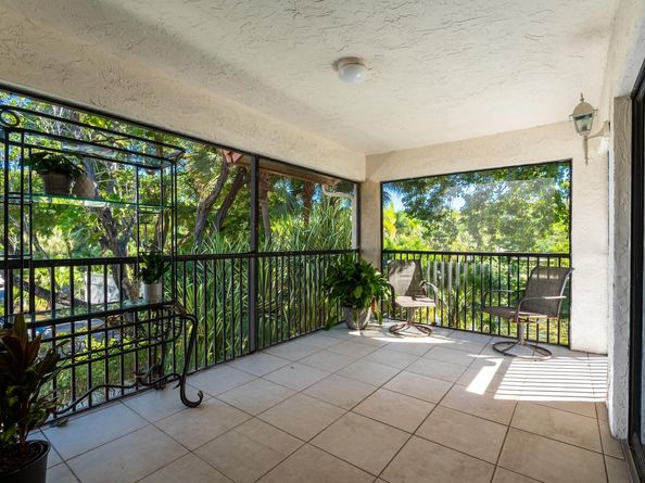 102 Liberty Ct 102, Deerfield Beach FL 33442