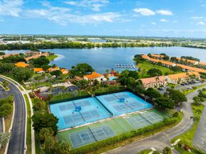 102 Liberty Ct 102, Deerfield Beach FL 33442