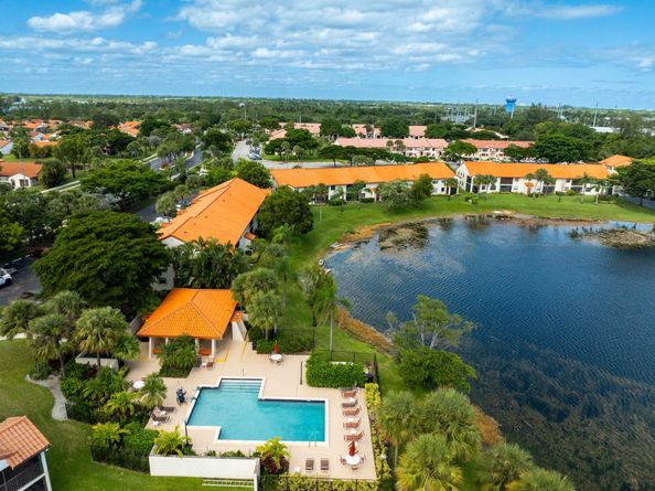 102 Liberty Ct 102, Deerfield Beach FL 33442