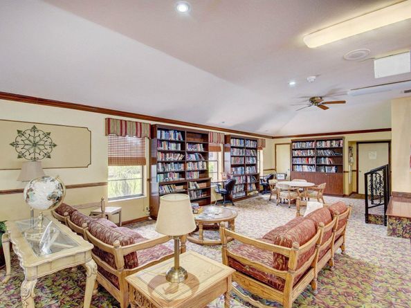 9815 Pineapple Tree Drive 105, Boynton Beach FL 33436