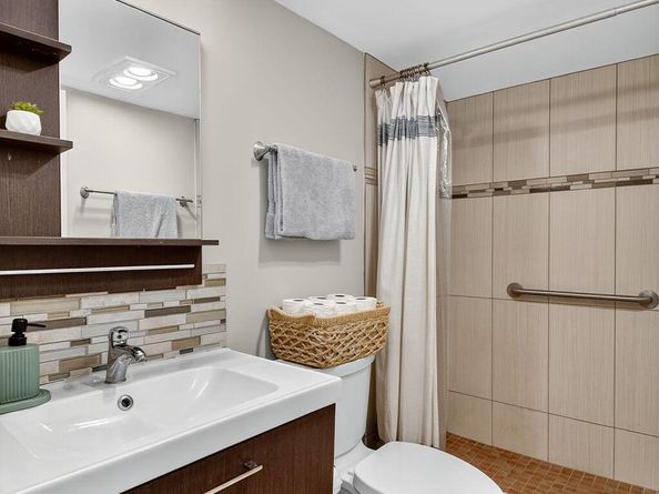 9815 Pineapple Tree Drive 105, Boynton Beach FL 33436