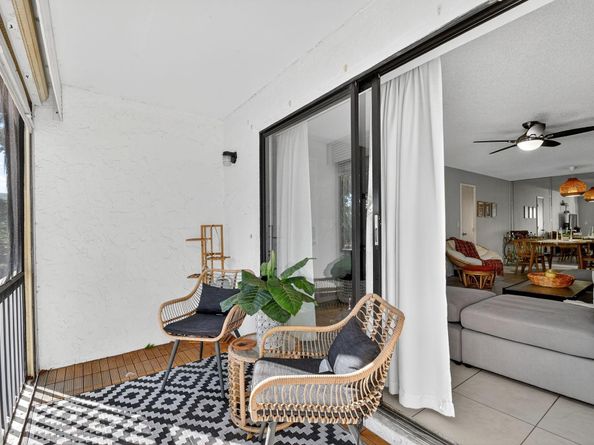 9815 Pineapple Tree Drive 105, Boynton Beach FL 33436