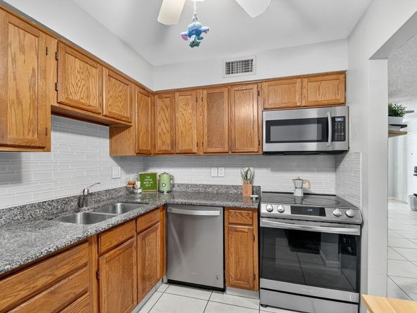 9815 Pineapple Tree Drive 105, Boynton Beach FL 33436