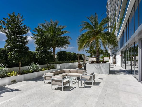 1180 N Federal Highway 1409, Fort Lauderdale FL 33304