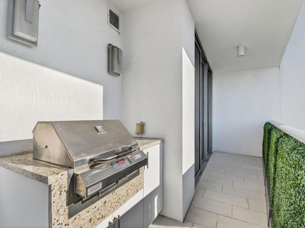 1180 N Federal Highway 1409, Fort Lauderdale FL 33304