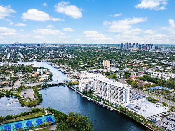 1180 N Federal Highway 1409, Fort Lauderdale FL 33304