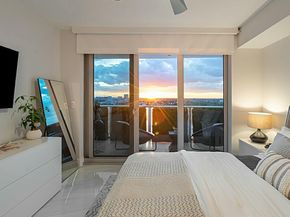 1180 N Federal Highway 1409, Fort Lauderdale FL 33304