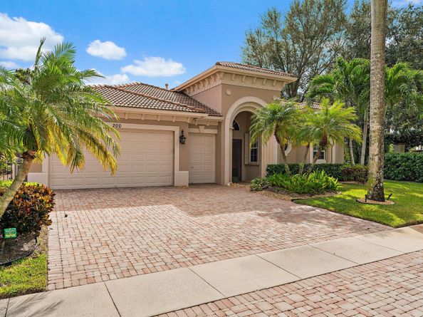 200 Montant Drive, Palm Beach Gardens FL 33410