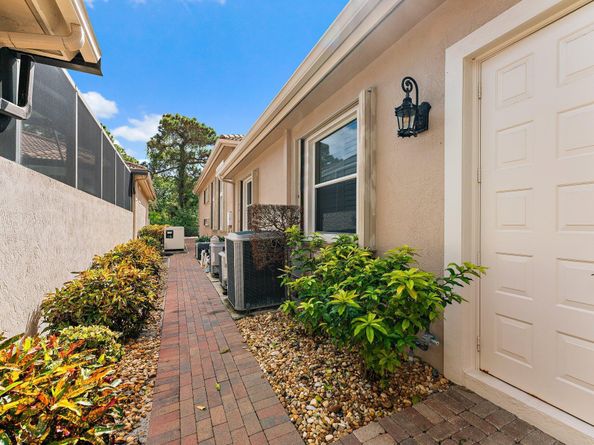 200 Montant Drive, Palm Beach Gardens FL 33410