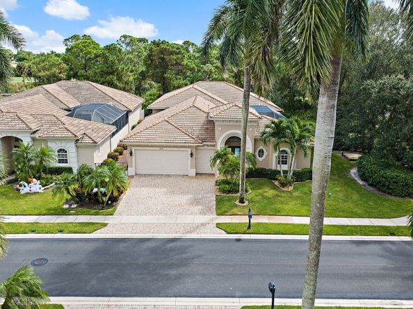 200 Montant Drive, Palm Beach Gardens FL 33410