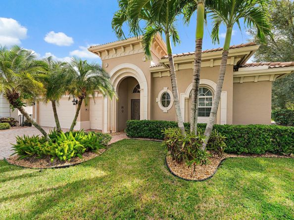 200 Montant Drive, Palm Beach Gardens FL 33410