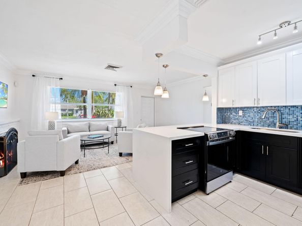 344 Forest Hill Blvd, West Palm Beach FL 33405