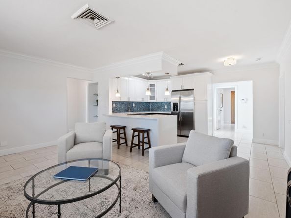 344 Forest Hill Blvd, West Palm Beach FL 33405