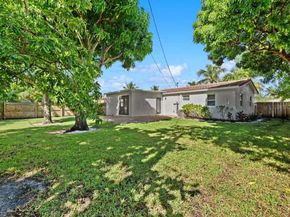 344 Forest Hill Blvd, West Palm Beach FL 33405