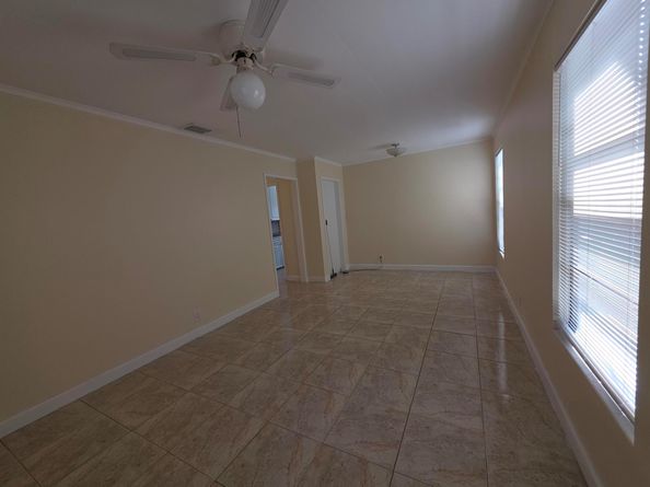 812 Selkirk Street, West Palm Beach FL 33405