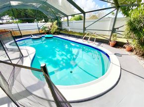 406 SW 80th Ter, North Lauderdale FL 33068