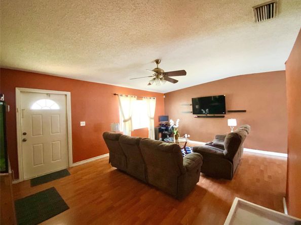 406 SW 80th Ter, North Lauderdale FL 33068