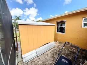 406 SW 80th Ter, North Lauderdale FL 33068