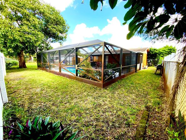 406 SW 80th Ter, North Lauderdale FL 33068