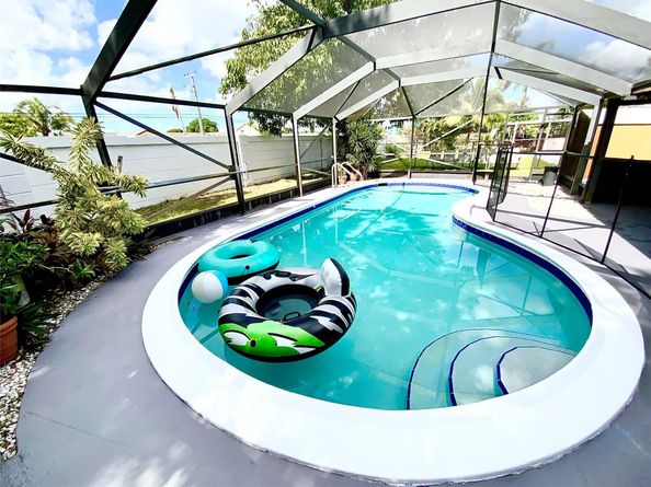 406 SW 80th Ter, North Lauderdale FL 33068