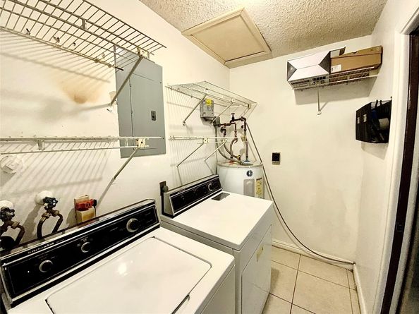 406 SW 80th Ter, North Lauderdale FL 33068