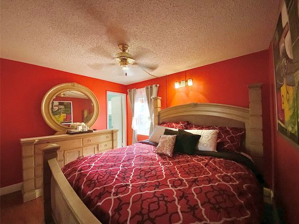 406 SW 80th Ter, North Lauderdale FL 33068