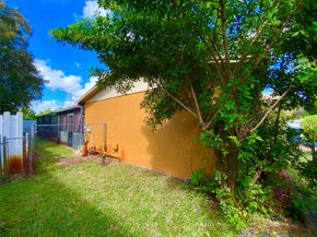 406 SW 80th Ter, North Lauderdale FL 33068