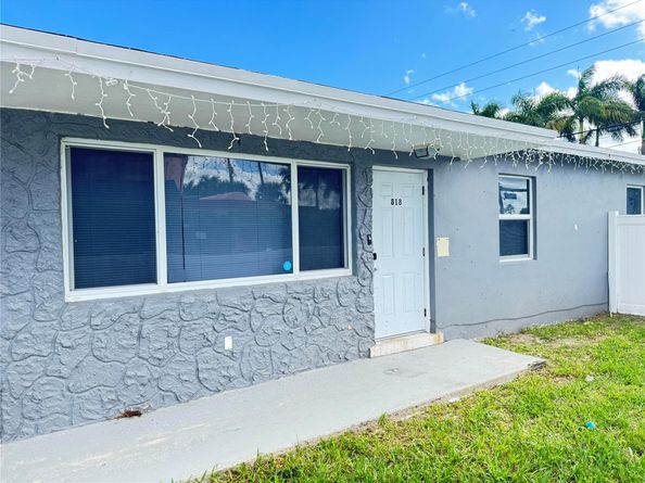 818 Avenue U, Riviera Beach FL 33404